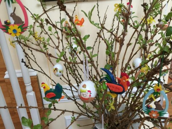 ulkoalueidea pääsiäismunien koristelu