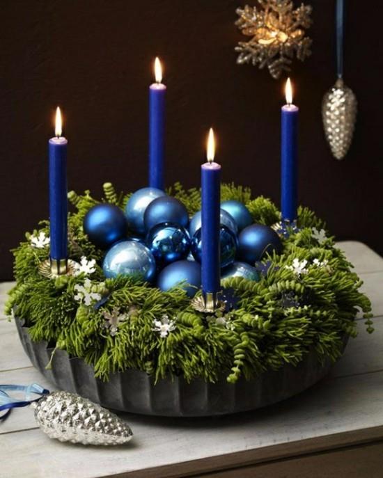 poikkeukselliset adventtiseppeleet siniset kynttilät kakku
