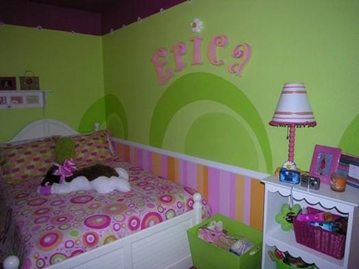 silmiinpistävää lastentarhan seinäkoristeita tyttöjen sänky värikäs
