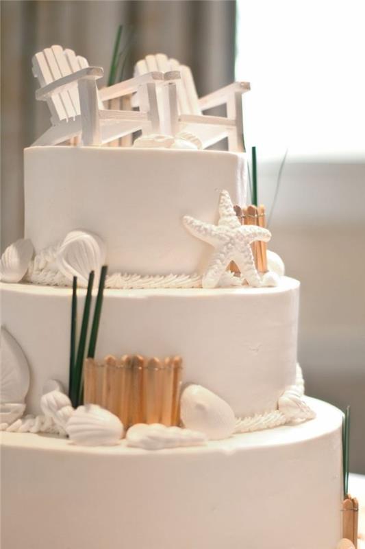 hienoja kakkuja häät valkoinen monitasoinen kakku lepotuolit