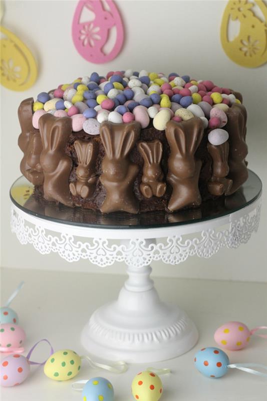 hienoja kakkuja pääsiäinen pääsiäispupu suklaanväriset pääsiäismunat