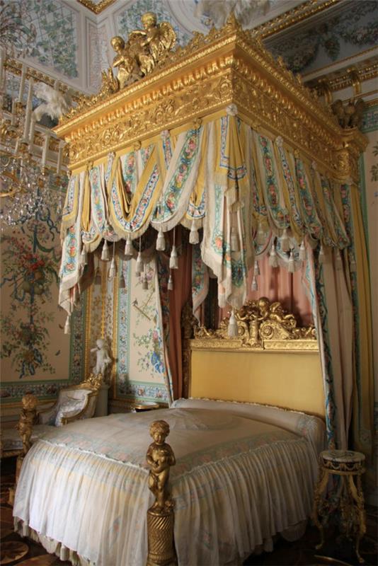 runsaat barokkityyliset makuuhuoneet