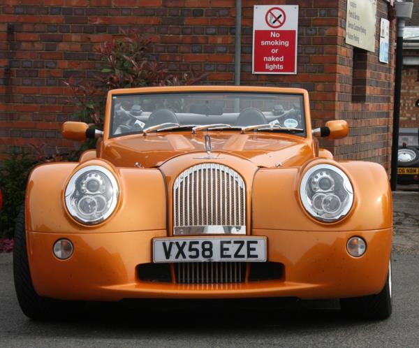 automerkki morgan aero oranssi