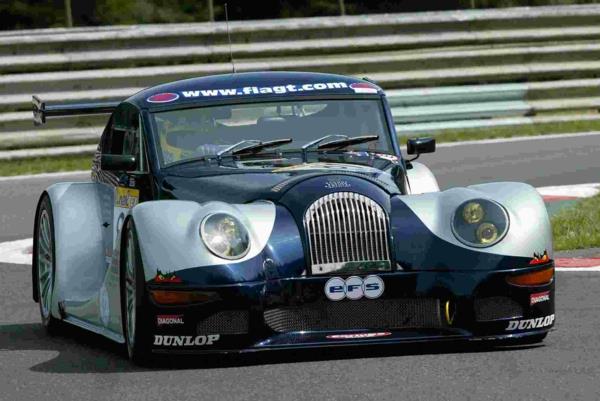automerkki morgan aero urheiluauto