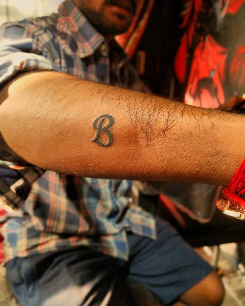 Egyszerű B betűs tetoválás betűtípusok
