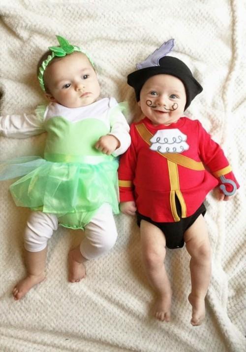 vauva -karnevaaliasuidea kaksosille