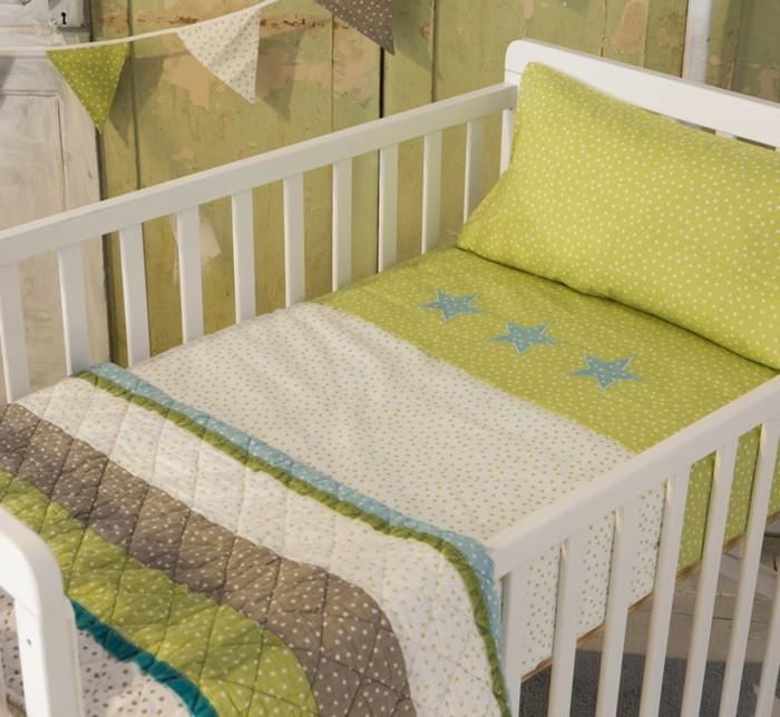 vauvan vuodevaatteet-textura-kodintekstiilit-vauvan sänky-valkoinen-tähdet-keltainen-vihreä