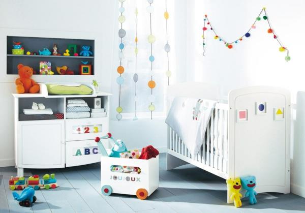 design vauvan huone raikas tunnelma lelut seinäkoriste