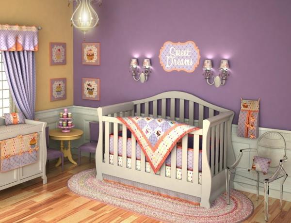 vauvan huoneen suunnittelu violetti seinäväri seinävalaisin matto