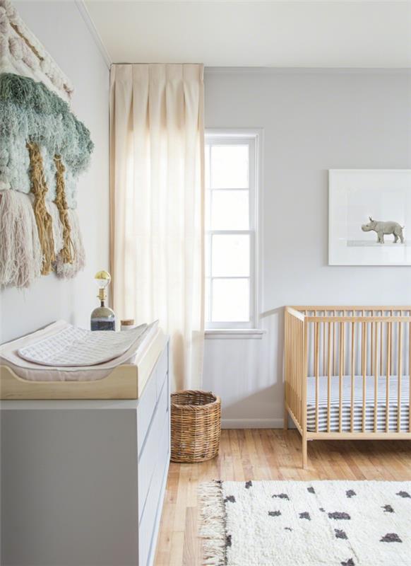 lastenhuoneen suunnittelu vauvan huoneen suunnittelu matto pinnasänky vaalean seinän väri