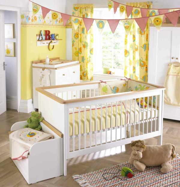 vauvan huoneen suunnittelu keltaiset verhot valkoiset kalusteet