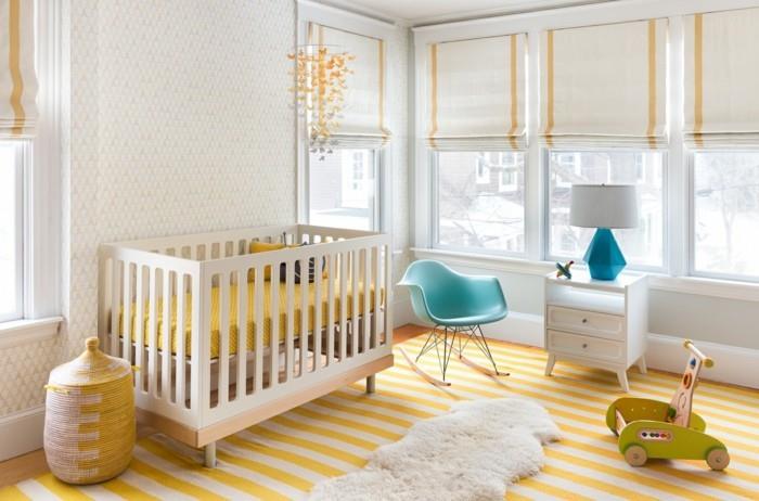 vauvahuone ideoita epätavallisia väriyhdistelmiä raidallinen matto keinutuoli
