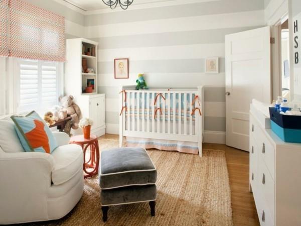 vauvan huone poika ideoita raita tapetti vaaleat värit valkoiset huonekalut