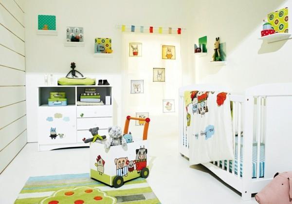 vauvahuone poika ideoita valkoiset seinät värillinen sisustus