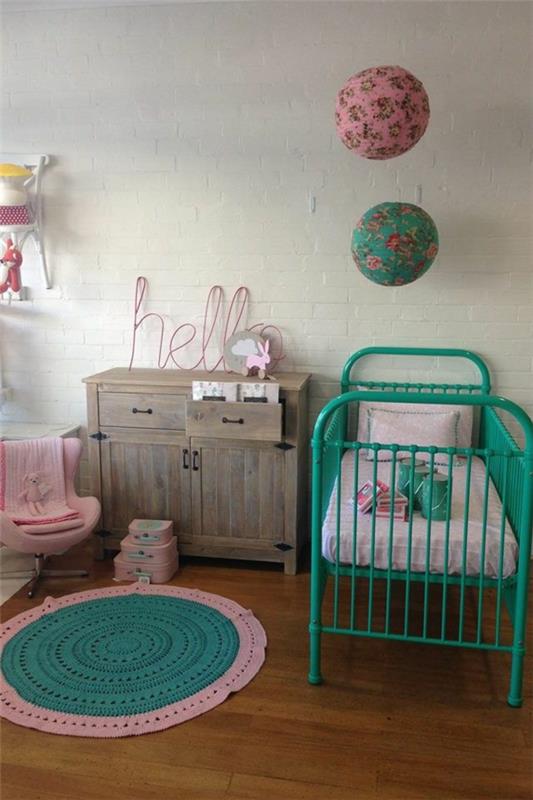 vauvan huone matto pyöreä tuore muotoilu vihreä pinnasänky tiiliseinä