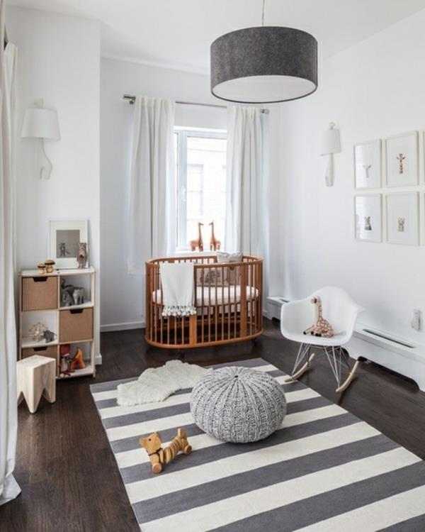 vauvan huone matto raidat kuvio puulattia kaunis kattokruunu