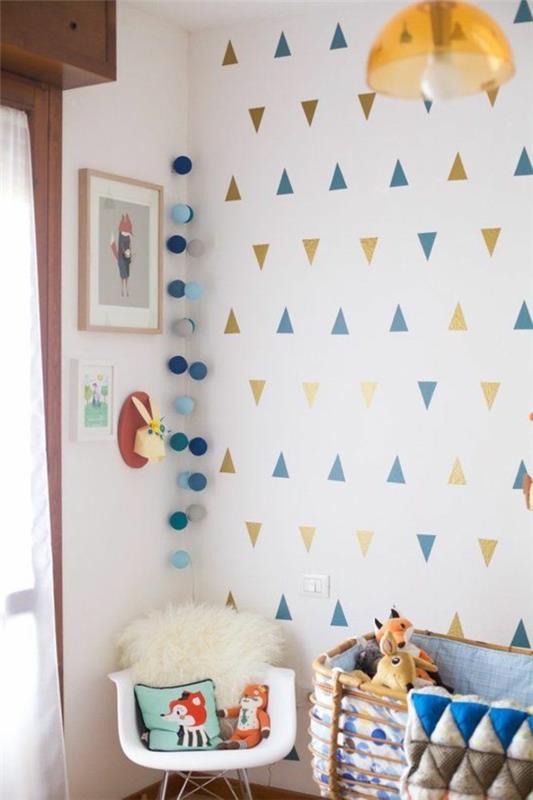 vauvan huoneen seinän suunnittelu värilliset geometriset hahmot