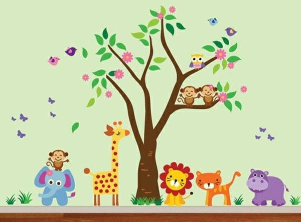 vauvan huoneen seinän suunnittelu seinätarrat metsäeläimet lastentarhassa