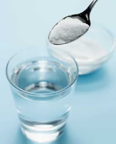 hjemmemedicin mod dårlig ånde: saltvand