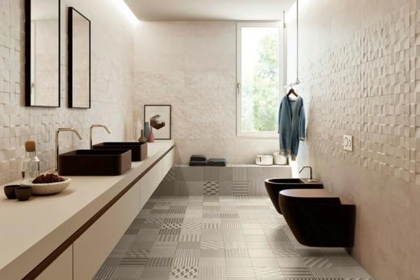 kylpyhuoneen seinien uudistaminen mielenkiintoisella tekstuurilla