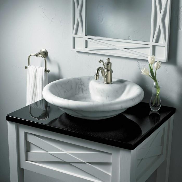 kylpyhuone uusittu marmorinen pesuallas