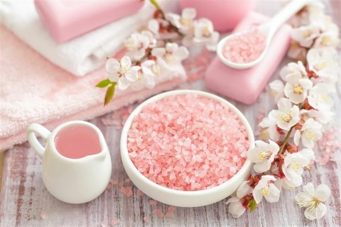 Tee kylpysuolat itse aromaterapia