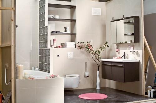 kylpyhuoneen sisustusideoita japanilaiseen tyyliin harmonisoivia esineitä