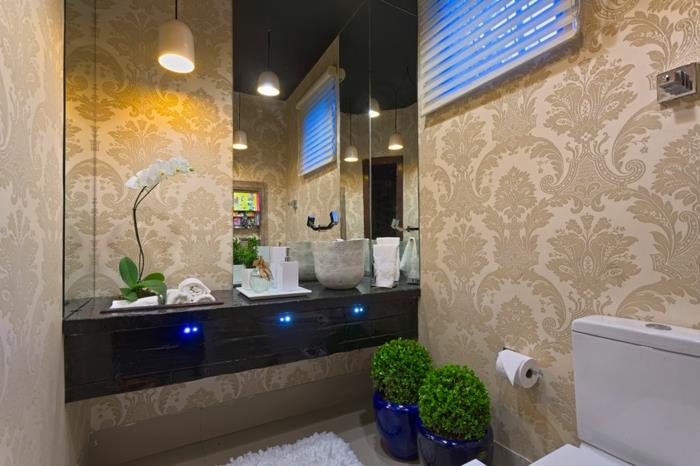kylpyhuone sisustus seinä tapetti kuvio sisäkasvit kylpyhuone