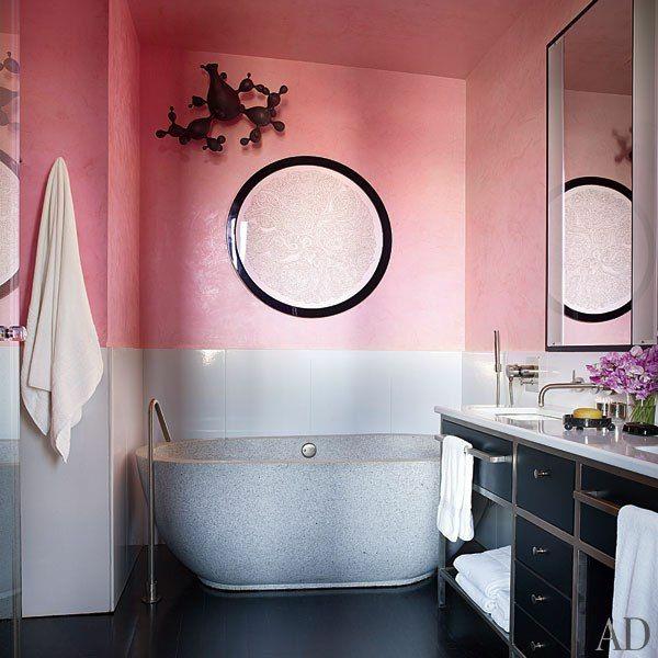 kylpyhuoneen muotoilu hämärä vaaleanpunainen seinäväri seinäkoriste pastellivärit valkoinen vaaleanpunainen