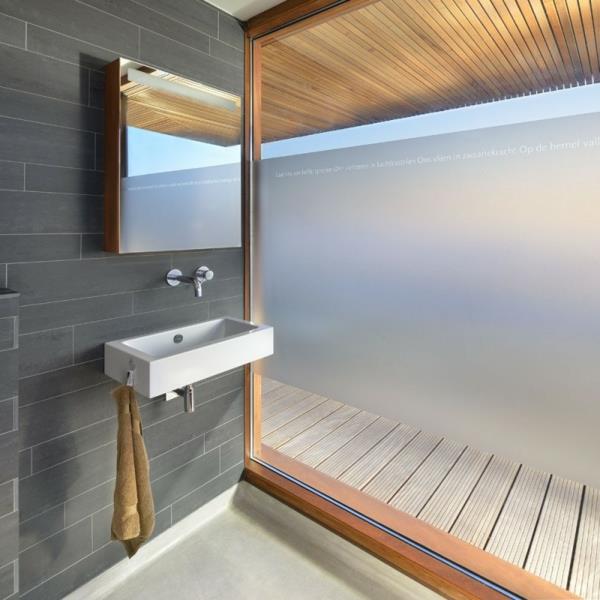 kylpyhuone minimalistinen tyyli