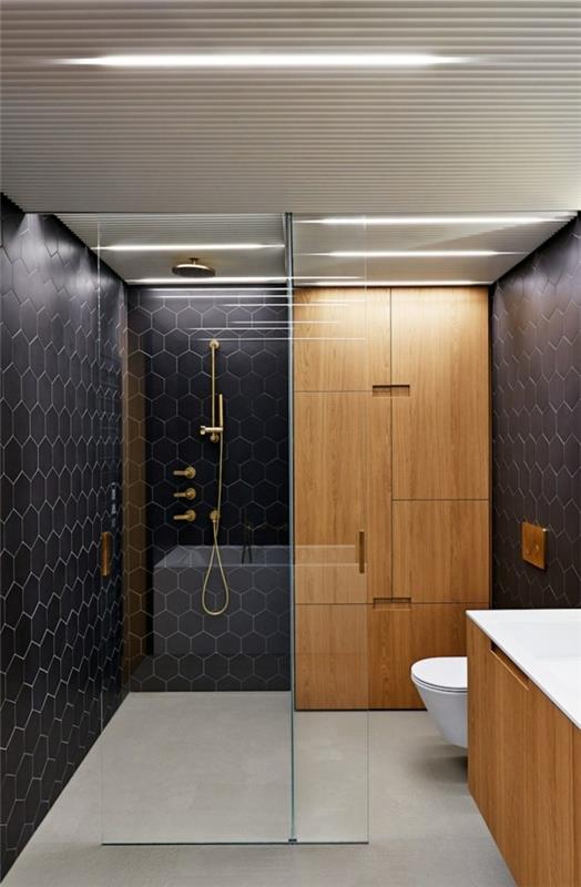 kylpyhuone musta epätavalliset mustat seinät vaalea lattia puuelementtejä