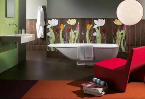 kylpyhuoneen seinän kuvio kukat suunnitteluidean värit