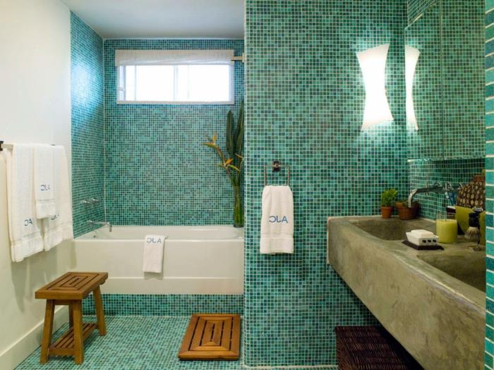 kylpyhuoneen laatat vihreän mosaiikin puinen jakkara