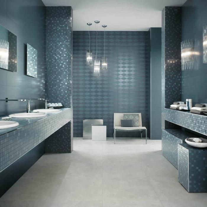 kylpyhuoneen laatat erikokoiset mosaiikki huomaamaton