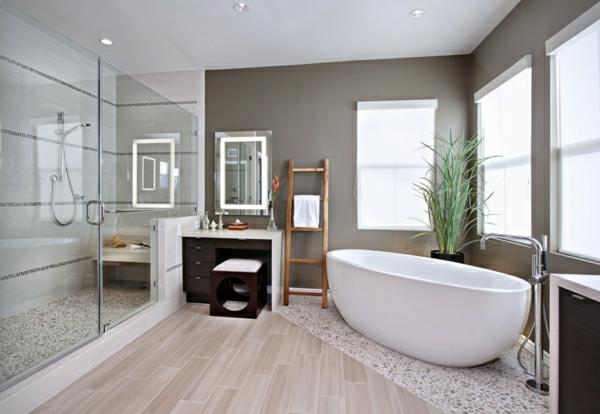 kylpyhuoneen suunnitteluideoita moderni vapaasti seisova kylpyamme suihku seinät lasi