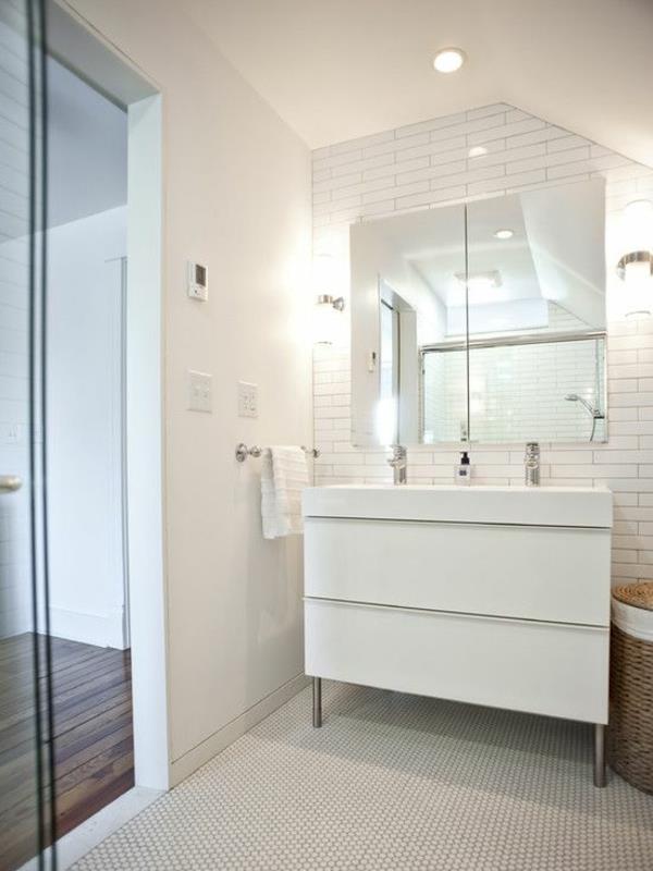 kylpyhuonekalusteet ikea valkoinen ja puhdas peili