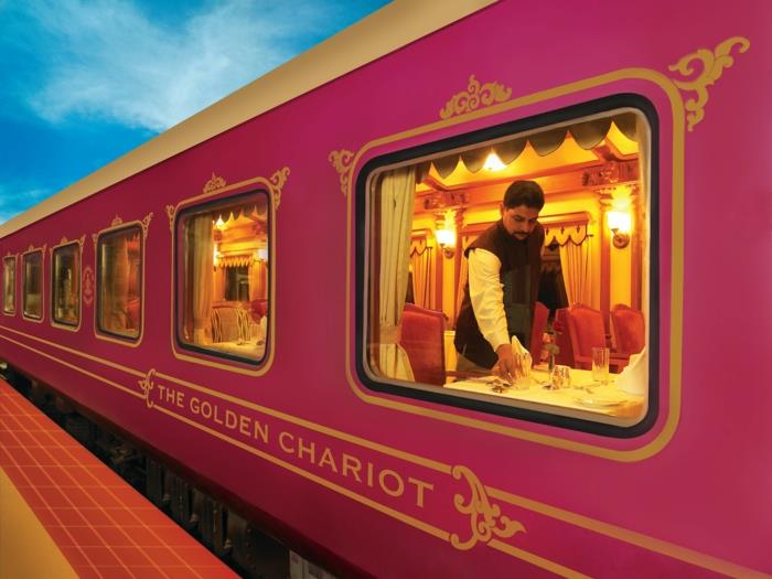 junamatka Intia ylellinen juna