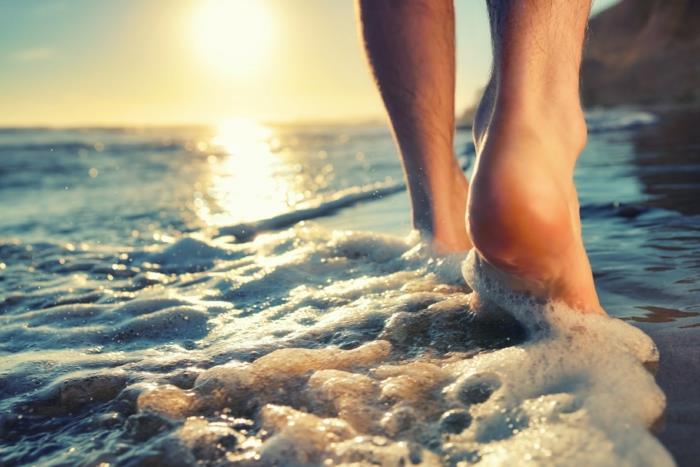 paljain jaloin terveellinen elämä tärkein asia on terveet elämäntavat terveet jalkojen hoito jalkahoito
