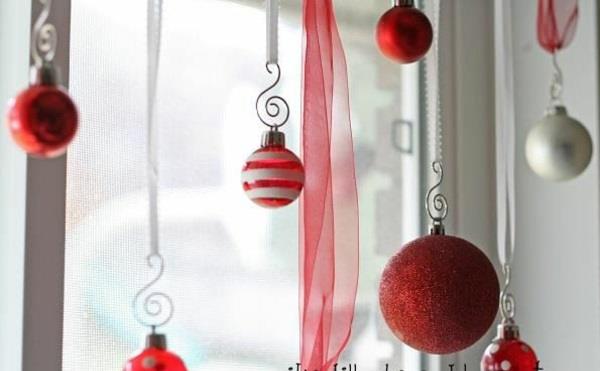Käsityöideoita ikkuna Joulukoristeita punainen pallo