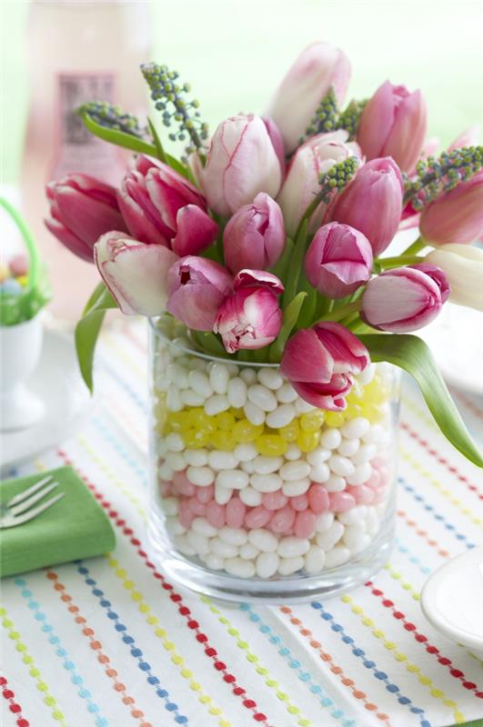 ideoita kevätpöydän koristeet tulppaanit, jotka on värjätty tuoreiksi