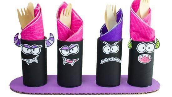 näpertele wc -rullien halloween -ruokailuvälinepusseja