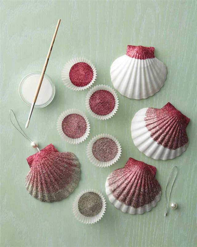 tinking with shells kesäloma tinkering with natural materials diy ideoita ombre glitter