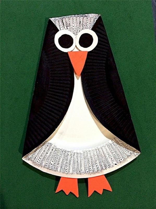 tehdä käsitöitä paperilautasilla pingviini