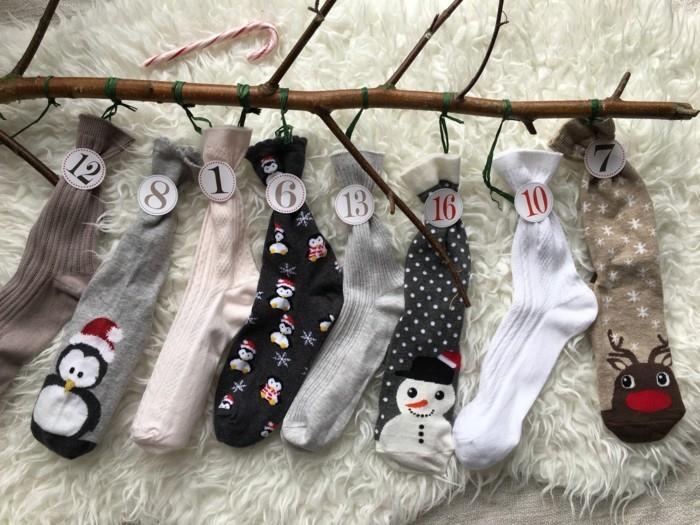 käsityömallit joulu adventti kalenteri hoikka tinker uudelleenkäyttää yksittäisiä sukkia