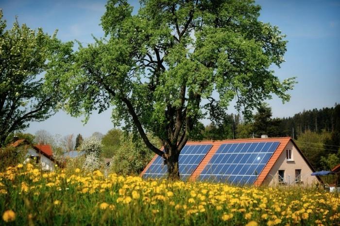 rakentaa ja elää aurinkokuntien energiatehokkuutta