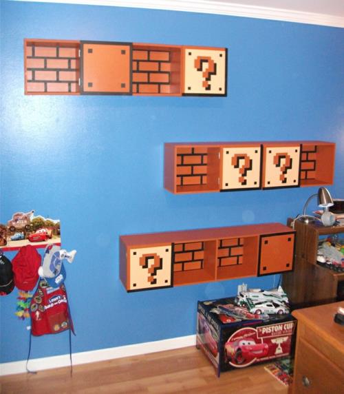 kirjahyllyt lastenhuoneessa Super Mario -sauvalla