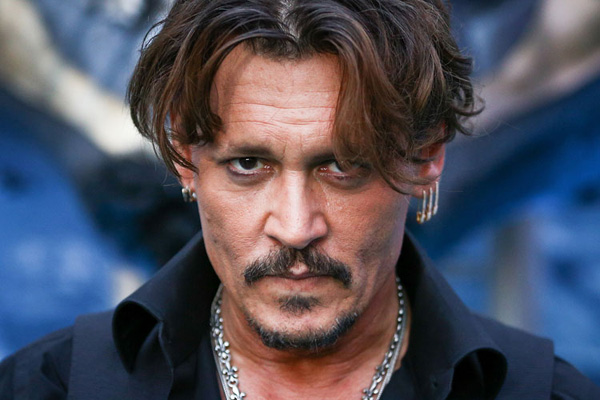 johnny depp szakáll stílus