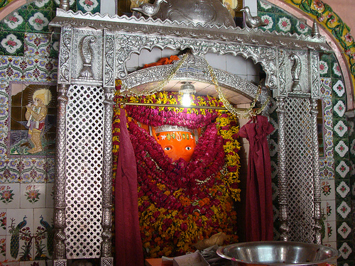 Aliganj Hanuman templom