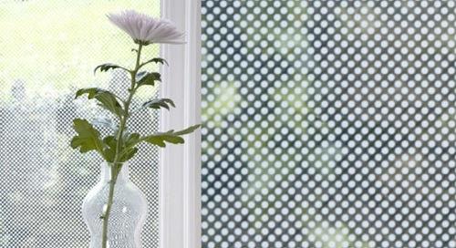 esimerkkejä kauniista ikkunakalvoista pienten pisteiden koristelu
