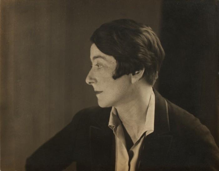 Berenice Abbott Valokuva Eileen Greystä, 1927, NMIEG: 2003.569, Eileen Grey Collection II